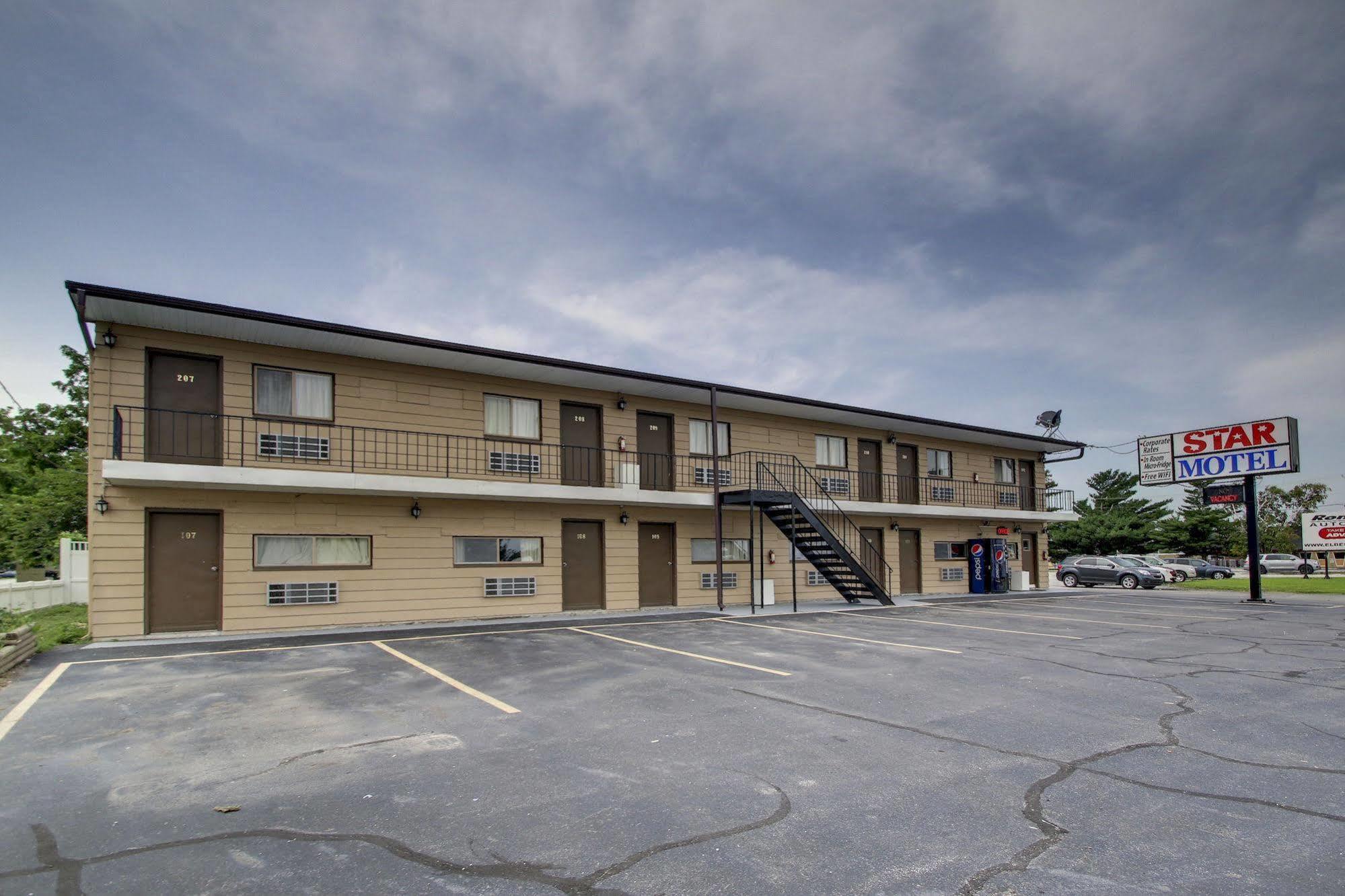 Star Motel Macomb Bagian luar foto