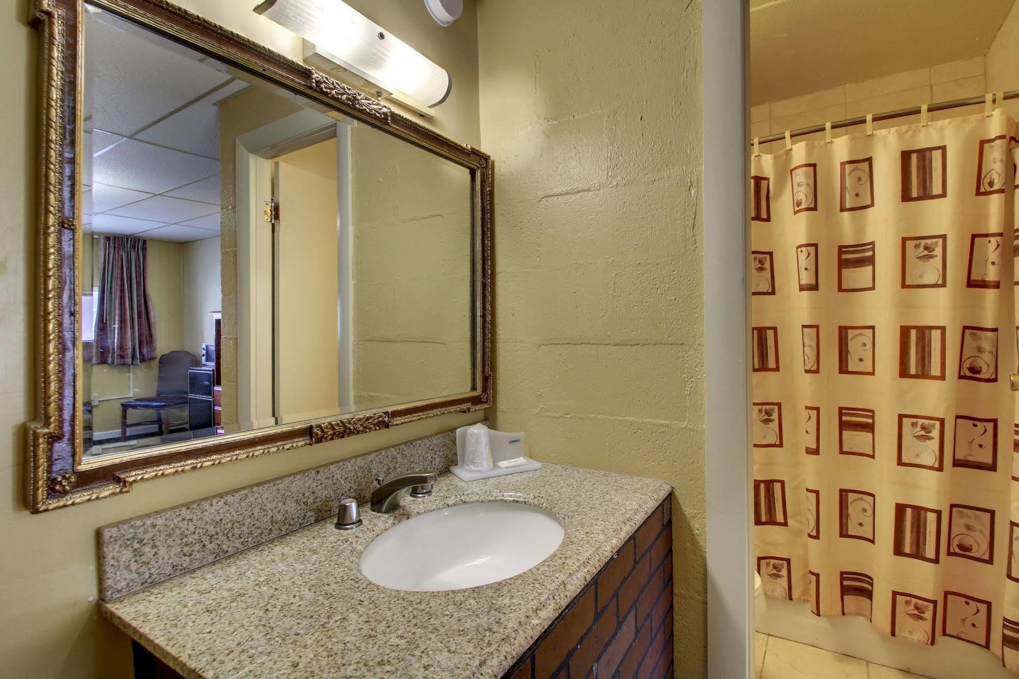 Star Motel Macomb Bagian luar foto