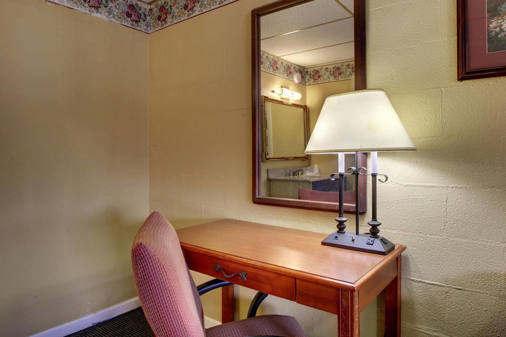 Star Motel Macomb Bagian luar foto